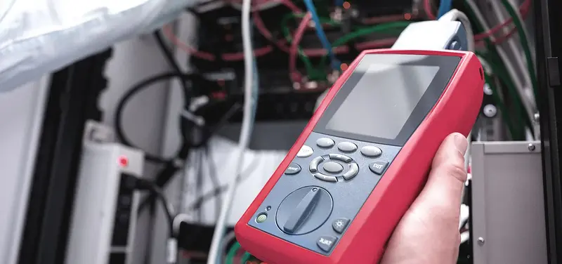 Bild eines roten Prüfgeräts