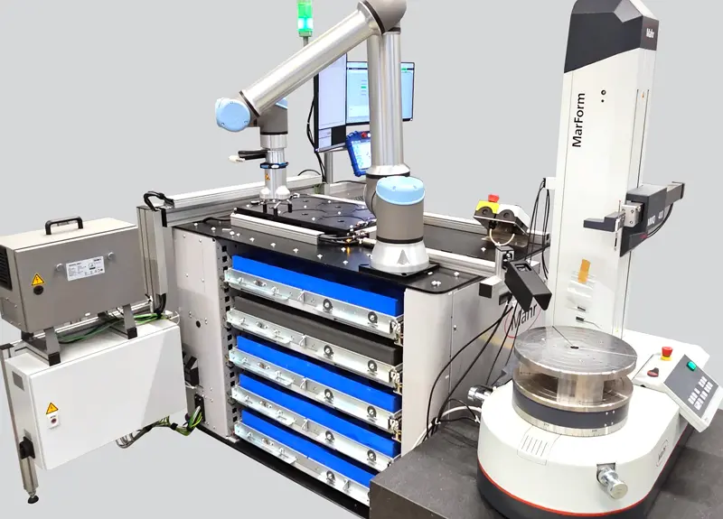 Für ein bayerisches Unternehmen aus der Branche Mess-, Steuerungs- und Antriebstechnik hat Mahr Engineered Solutions (MES) ein bereits vorhandenes MarForm MMQ 400 Formmessgerät nachträglich automatisiert.