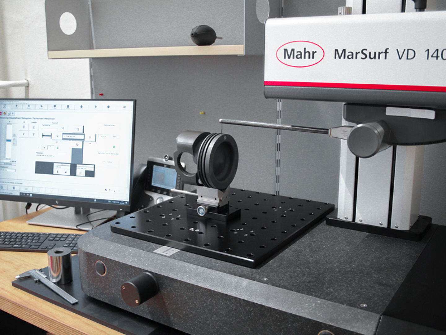 MarSurf VD 140: Measurement of a component. 