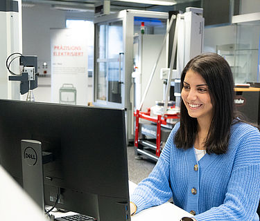 Azza Feki, Germany Scholarship Holder, on a job shadowing at her sponsor, Mahr GmbH.